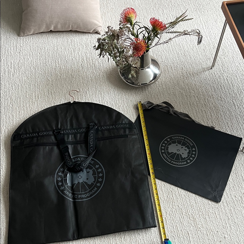 Canada Goose Black Garment Bag Dust bag with paper shopping bag
